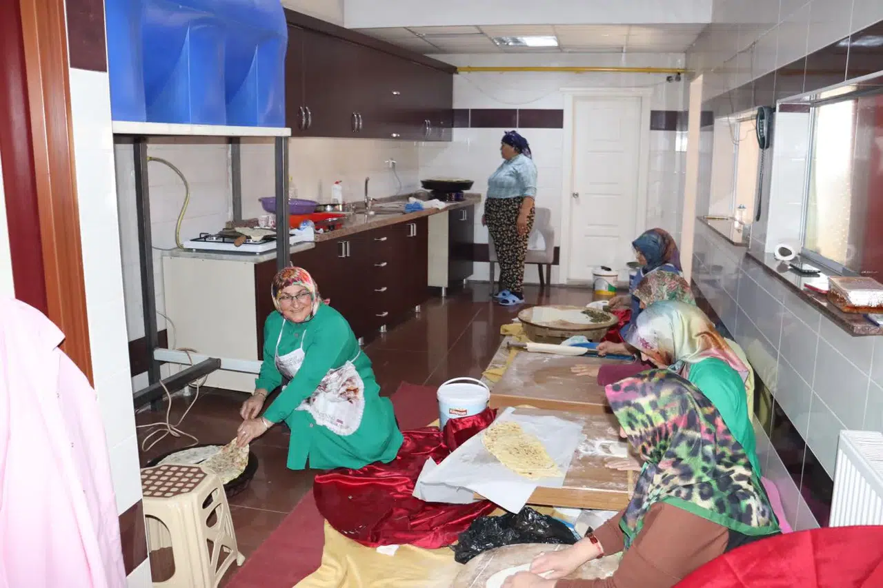 Filisin Yararına Kermes Yaptılar