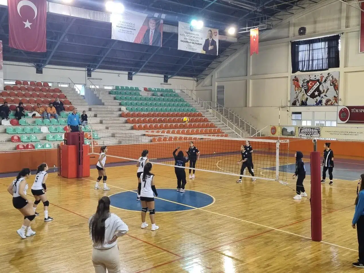 Çorum’da Yıldız Kızlar Voleybol Heyecanı