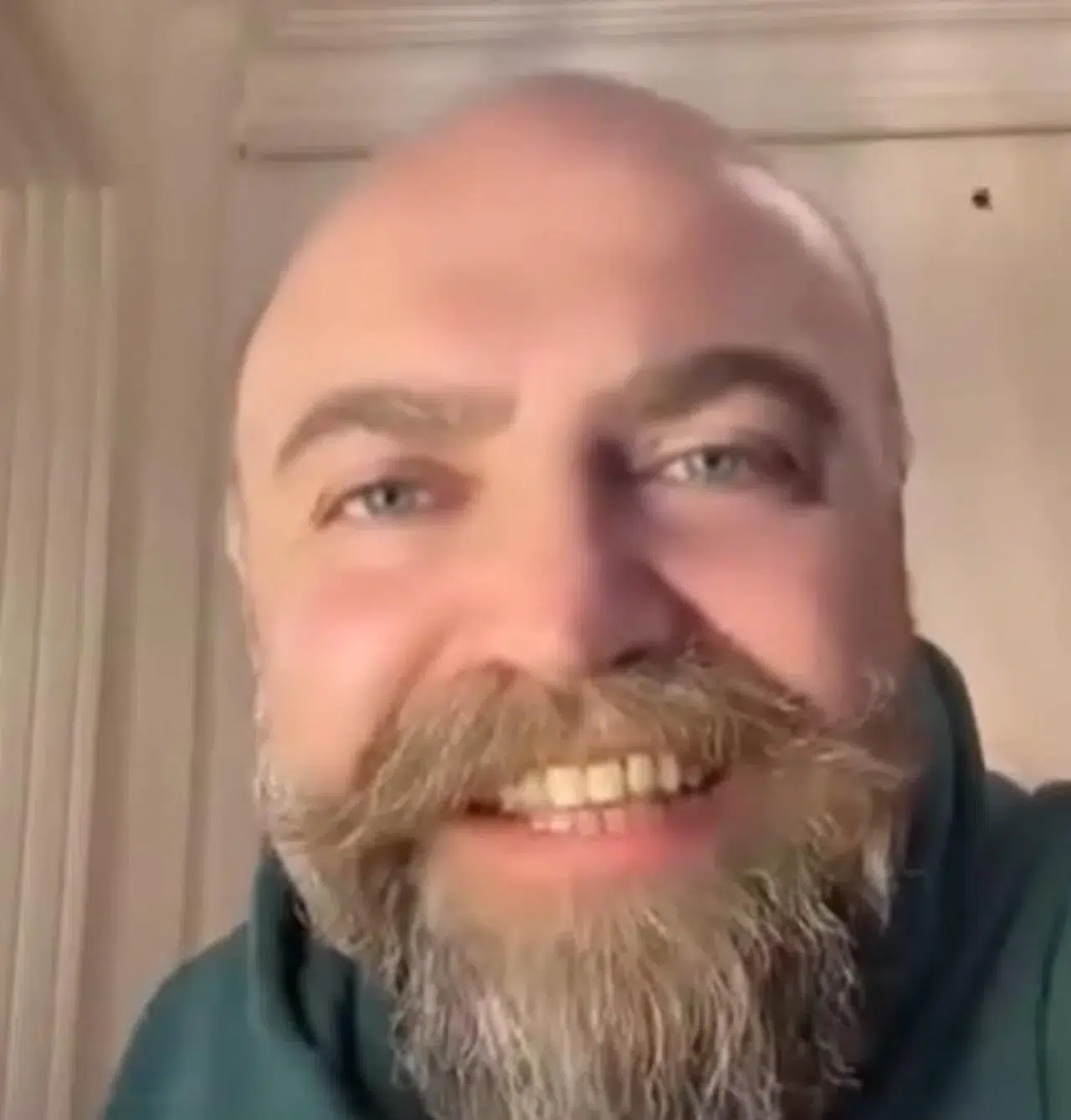 “Çorum Hakkındaki Alaycı Paylaşımından Özür Dilemelidir”