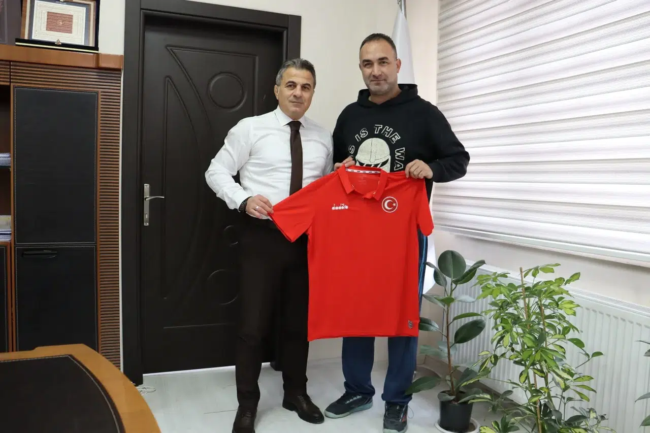 Demirkıran’dan Teke'ye Öğretmenler Günü Jesti