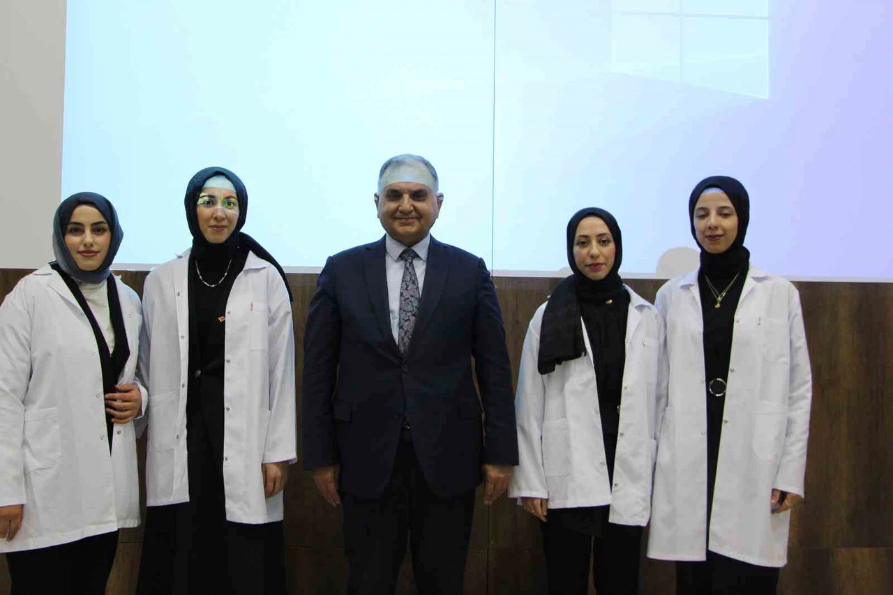 FÜ Eğitim Fakültesi’nde önlük giyme töreni