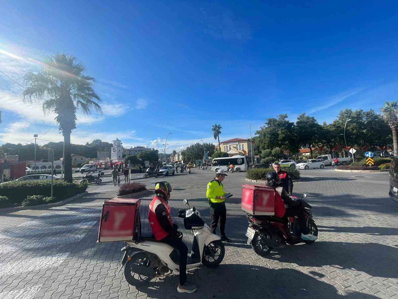 Marmaris’te motorlu kuryeler denetlendi