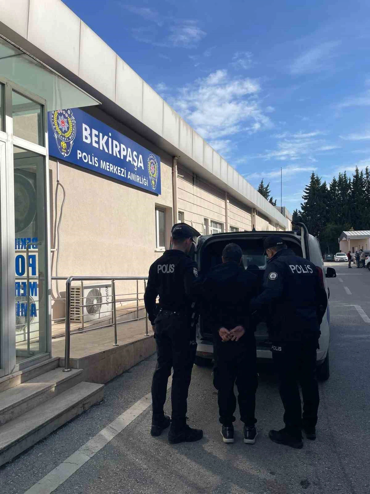 Otogarda durdurulan şahsın "kasten öldürme" suçundan arandığı ortaya çıktı