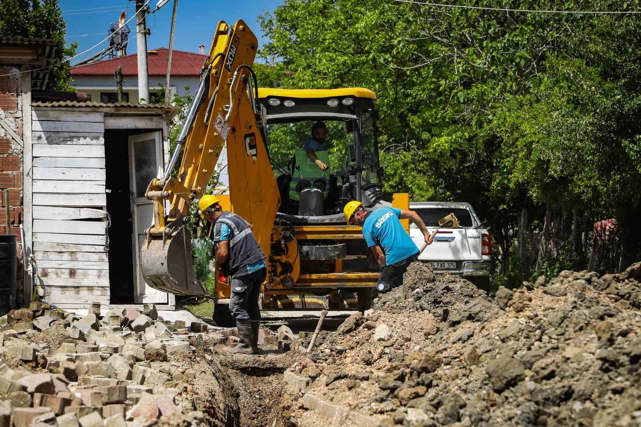 Yenilenen 2 bin metrelik hat ile Pamukova Mekece’ye kayıpsız içme suyu