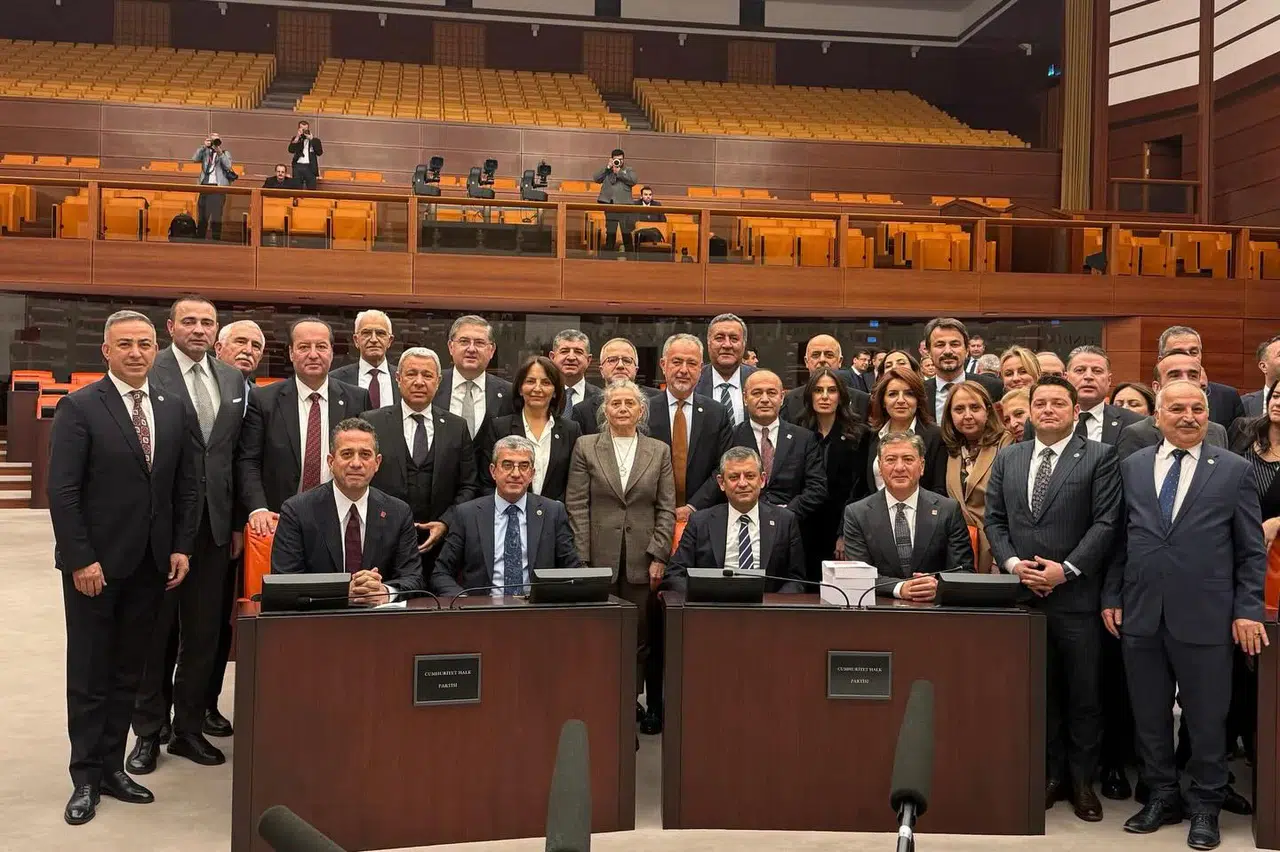 “Asıl Beka Sorunu, Gençlerin Başka Ülkelerde Hayal Kurmasıdır"