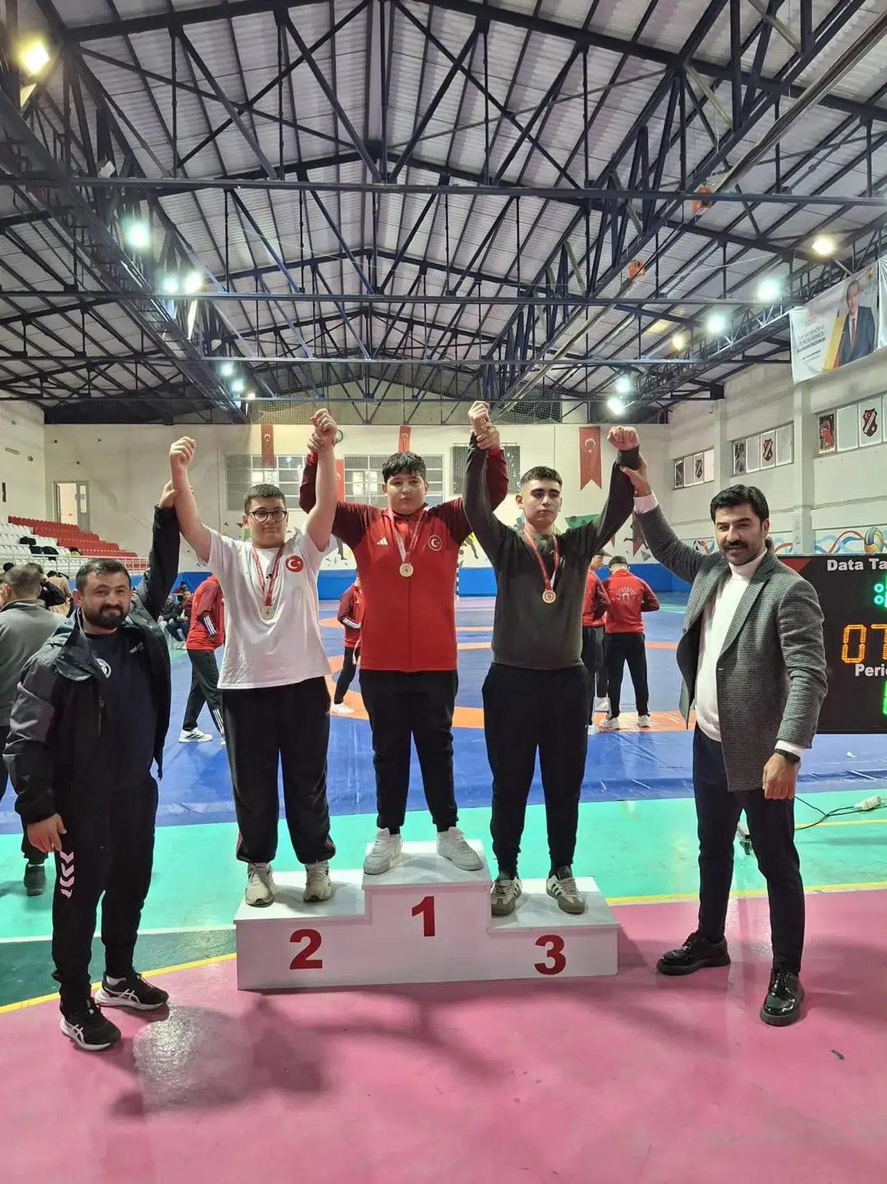 Genç Erkekler Güreş Müsabakaları Sona Erdi