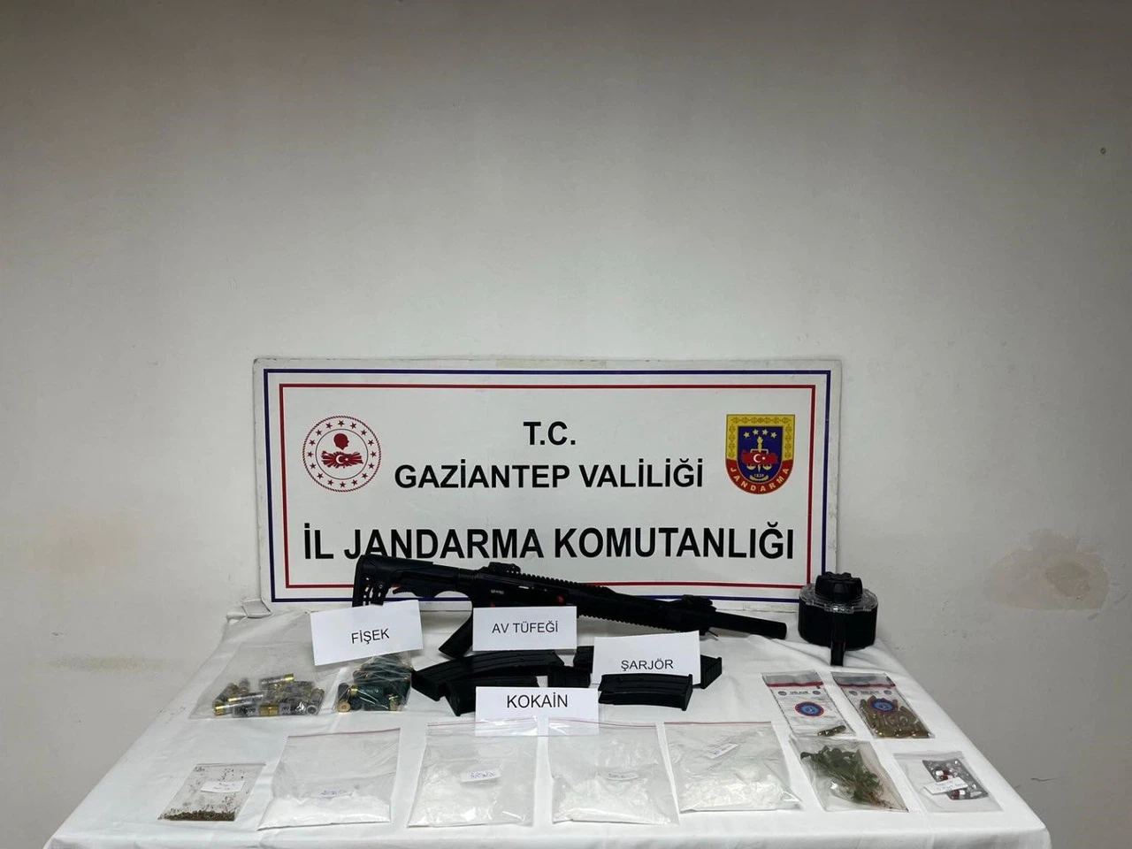 Gaziantep’te jandarmadan organize suç örgütü operasyonu: 3 şahıs tutuklandı