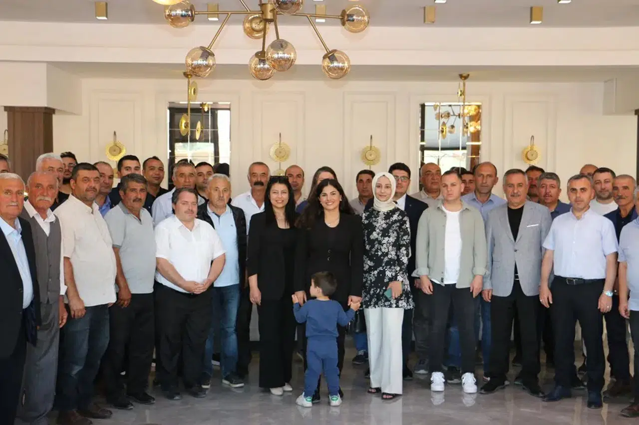 Emine Karataş Yıldız İçin Veda Yemeği