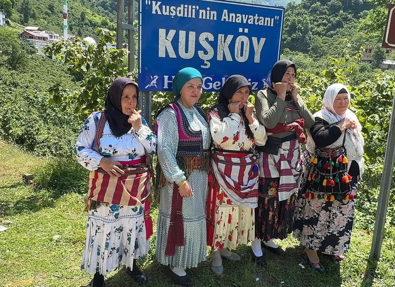 Giresun'da 2 İspanyol ıslık dili mirası taşıyıcısı ıslık dili kullanan Kuşköy halkıyla bir araya geldi