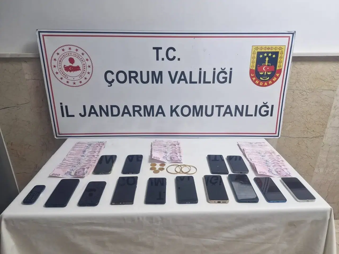 Evlilik Vaadiyle Dolandıran Çete Çökertildi