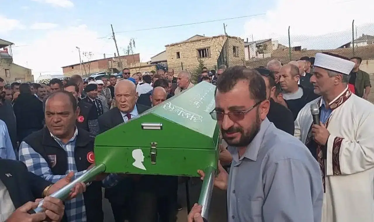 Artvin Sağlık Müdürü Gürol Köroğlu'nun babası son yolculuğuna uğurlandı