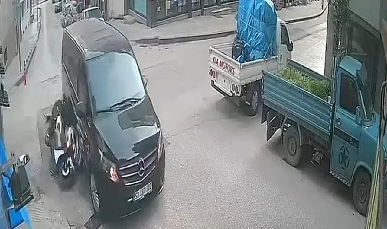 Ordu'da motosiklet ile panelvanın çarpıştığı kazada 2 kişi yaralandı