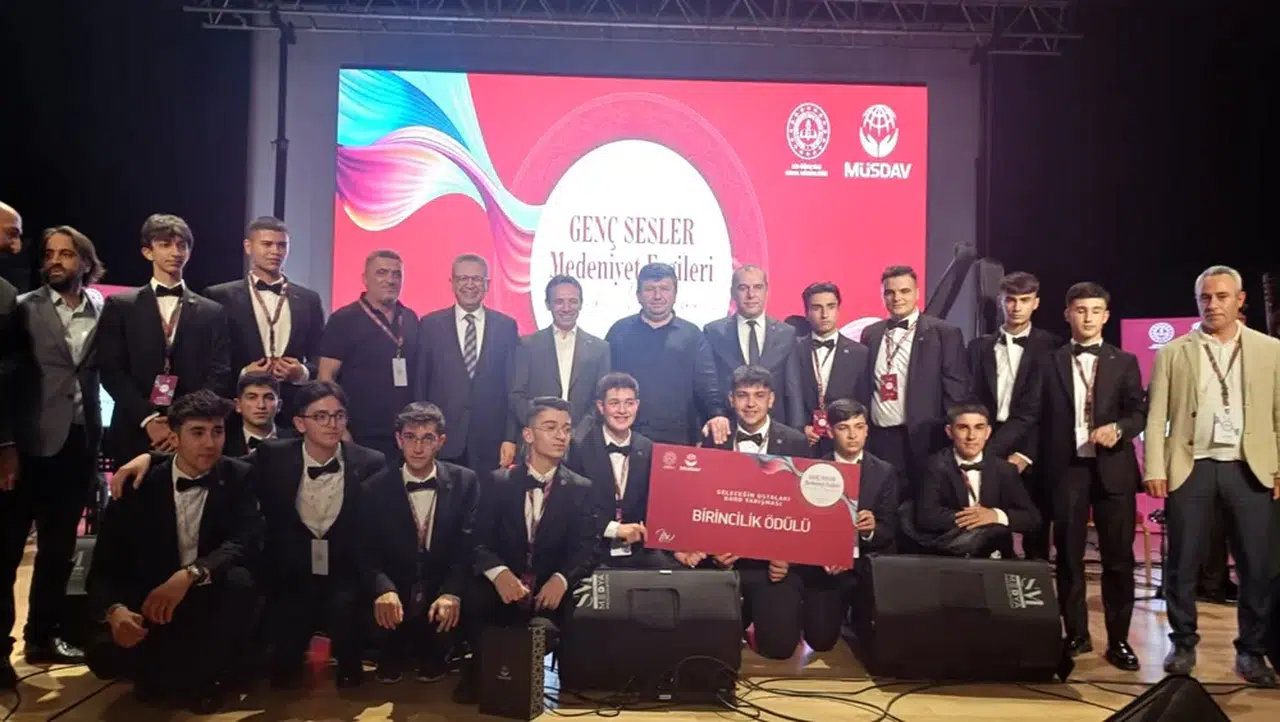 MEB’in Musiki Yarışmasında Çorumlu Gençler Birinci Oldu