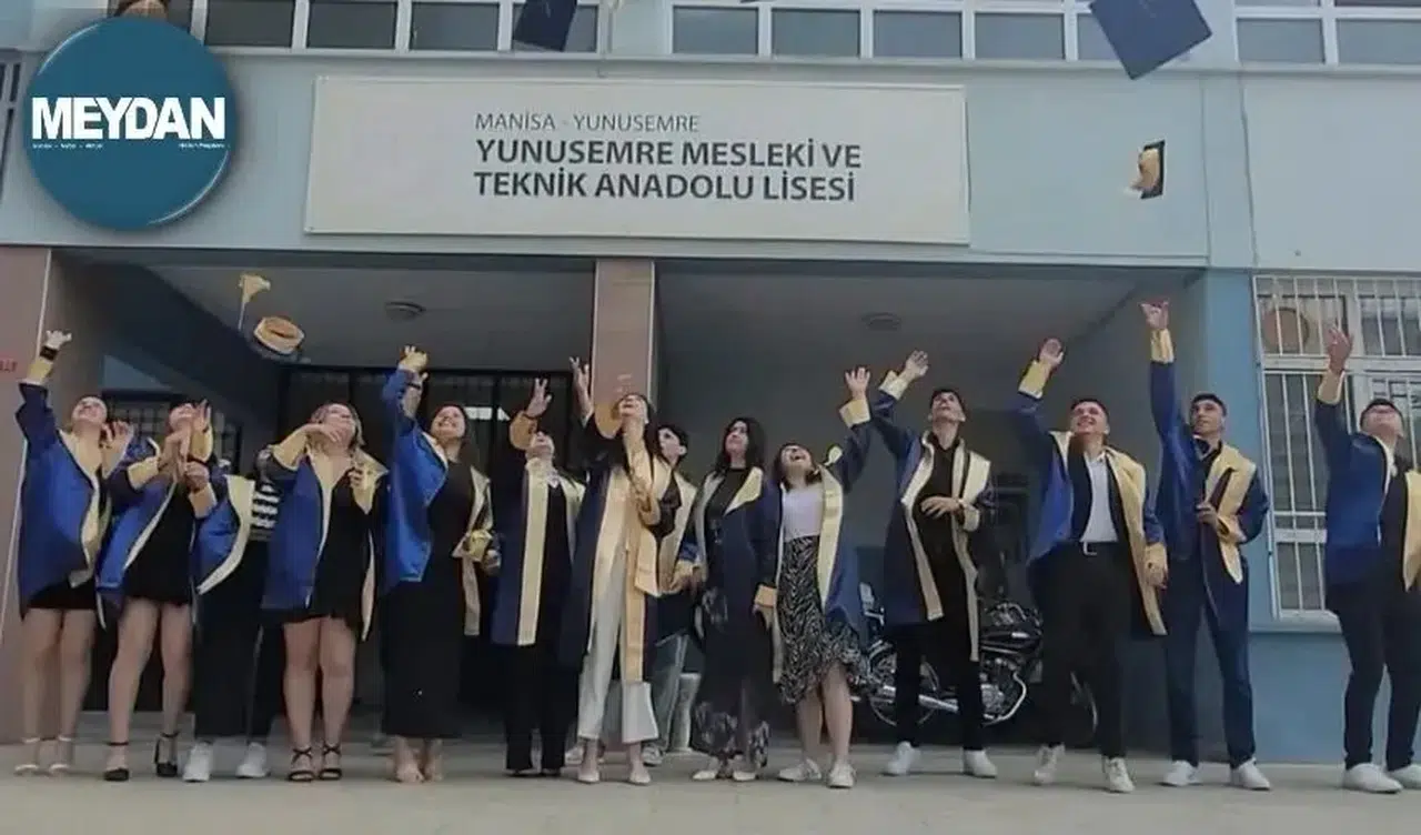 Manisa Yunusemre Mesleki Eğitim Merkezi yeni mezunlarını verdi