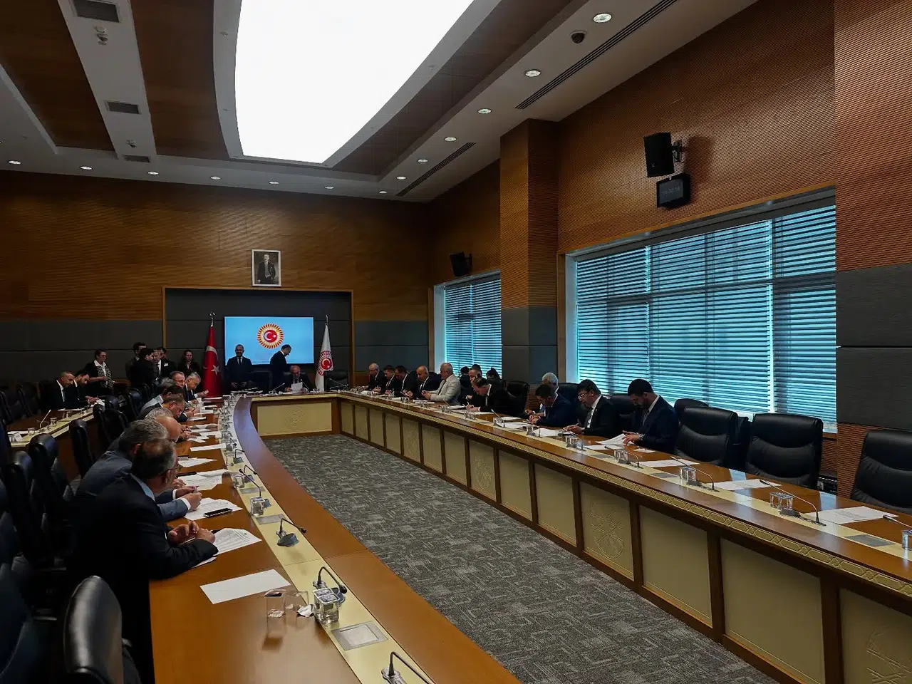Tahtasız, KİT'teki Görevine Devam Edecek