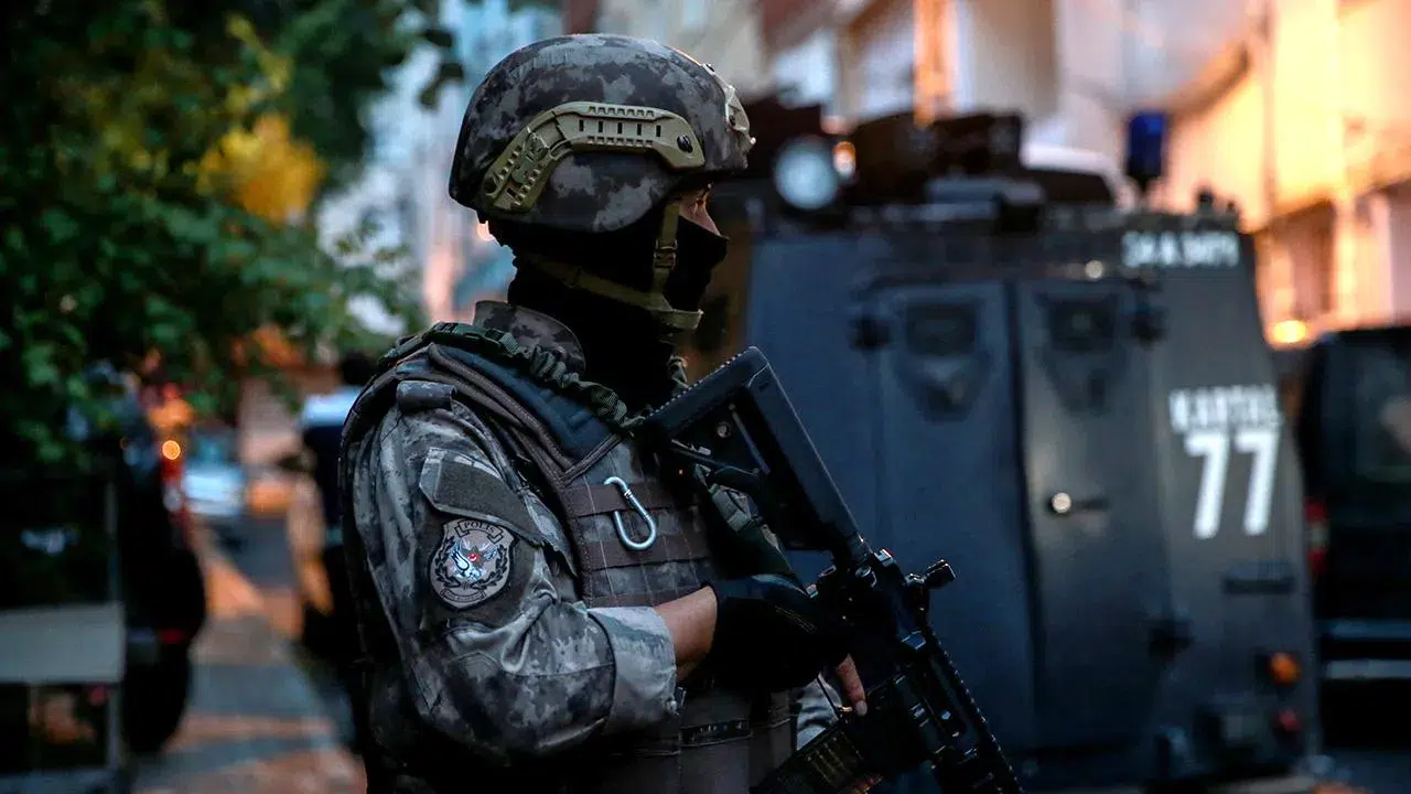 Dolandırıcılık Şebekelerine Operasyon