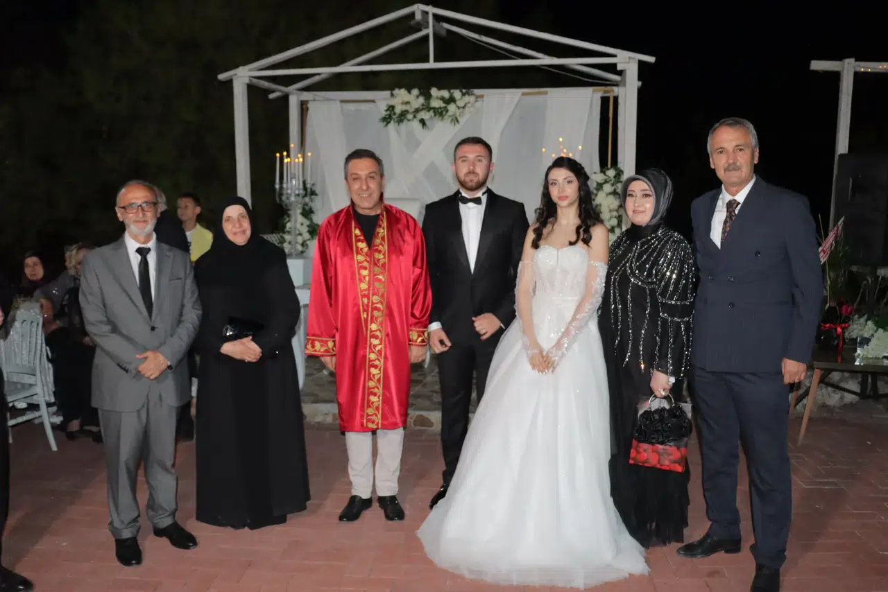 Dere, Başkan Yardımcısının Oğlunun Nikahını Kıydı