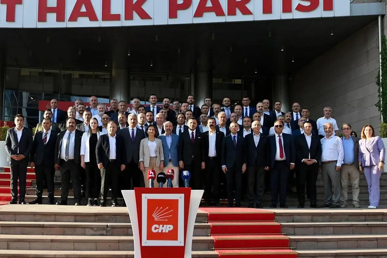 ‘Halkın Partisi Teslim Alınamayacak’
