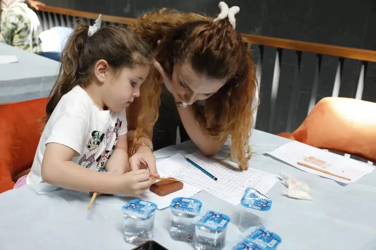 Samsun Kültür Yolu Festivali'nde minikler çivi yazısı yazdı