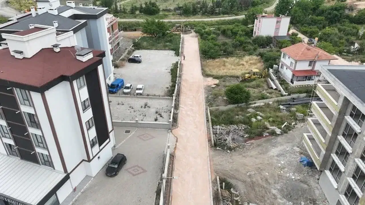Tokat'ta parke yol, bordür ve kaldırım çalışmaları sürüyor