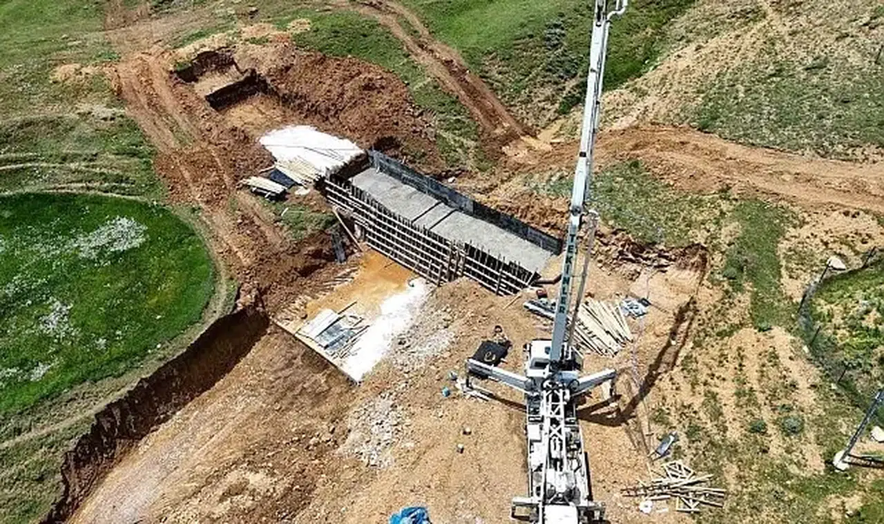 Artvin'de 4,8 milyar liralık 17 taşkın koruma projesi devam ediyor