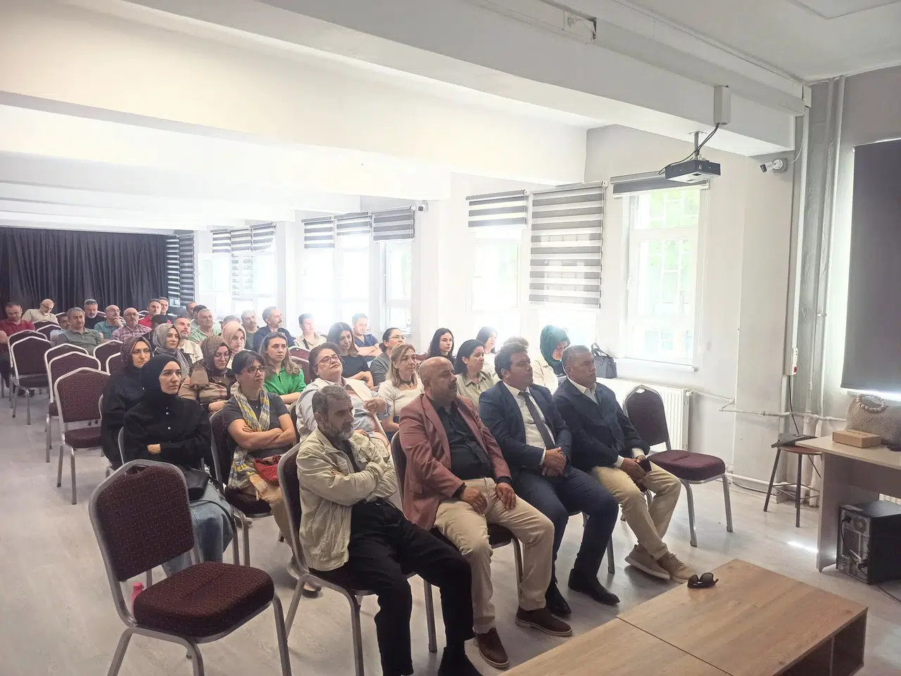Öğretmenlerin Mesleki Çalışma Programı Başladı