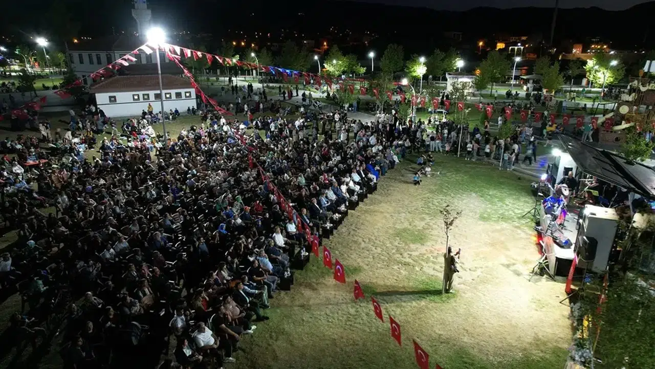 ‘Öğretmenin Türküsü’ Konseri Osmancık’ta İlgi Gördü