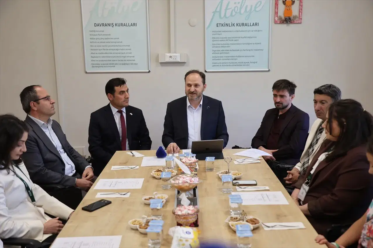 Yeşilay Genel Başkanı Dinç, Bayburt YEDAM'ı ziyaret etti