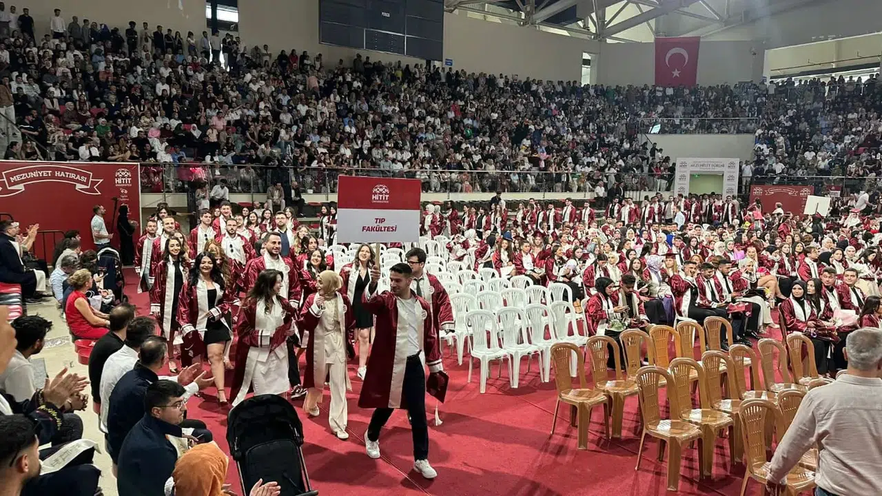 Tahtasız'dan Mezun Olan Öğrencilere Tebrik Mesajı