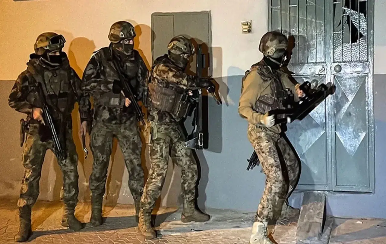 Çorum’un da Olduğu Operasyonlarda Bin 933 Şüpheli Yakalandı