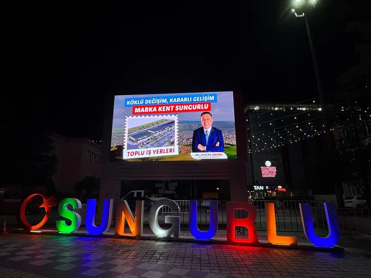 Sungurlu'ya Dev Ekran Kuruldu