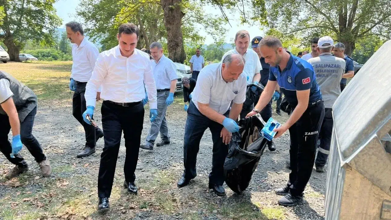 Salıpazarı'nda yangın riskine karşı piknik alanında temizlik seferberliği