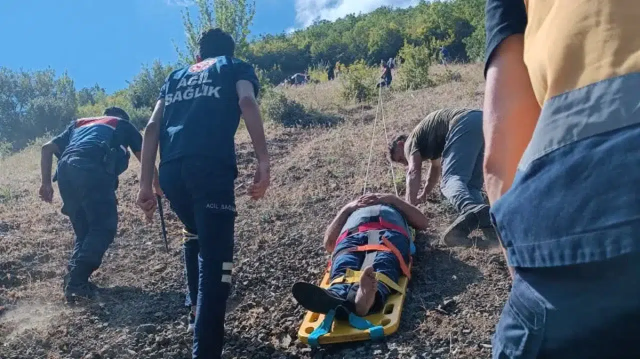 Tokat'ta uçuruma devrilen ATV aracındaki 2 kişi yaralandı