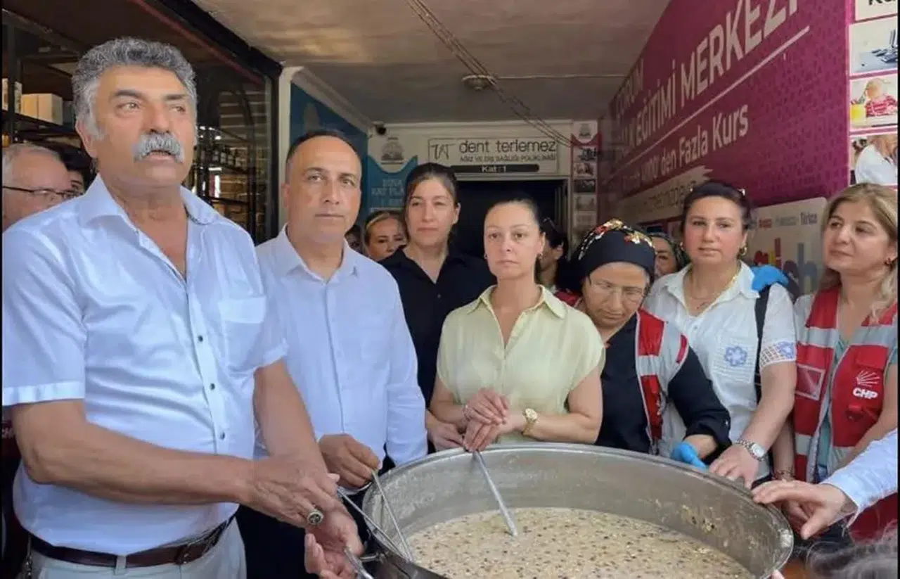 CHP’den Aşure İkramı