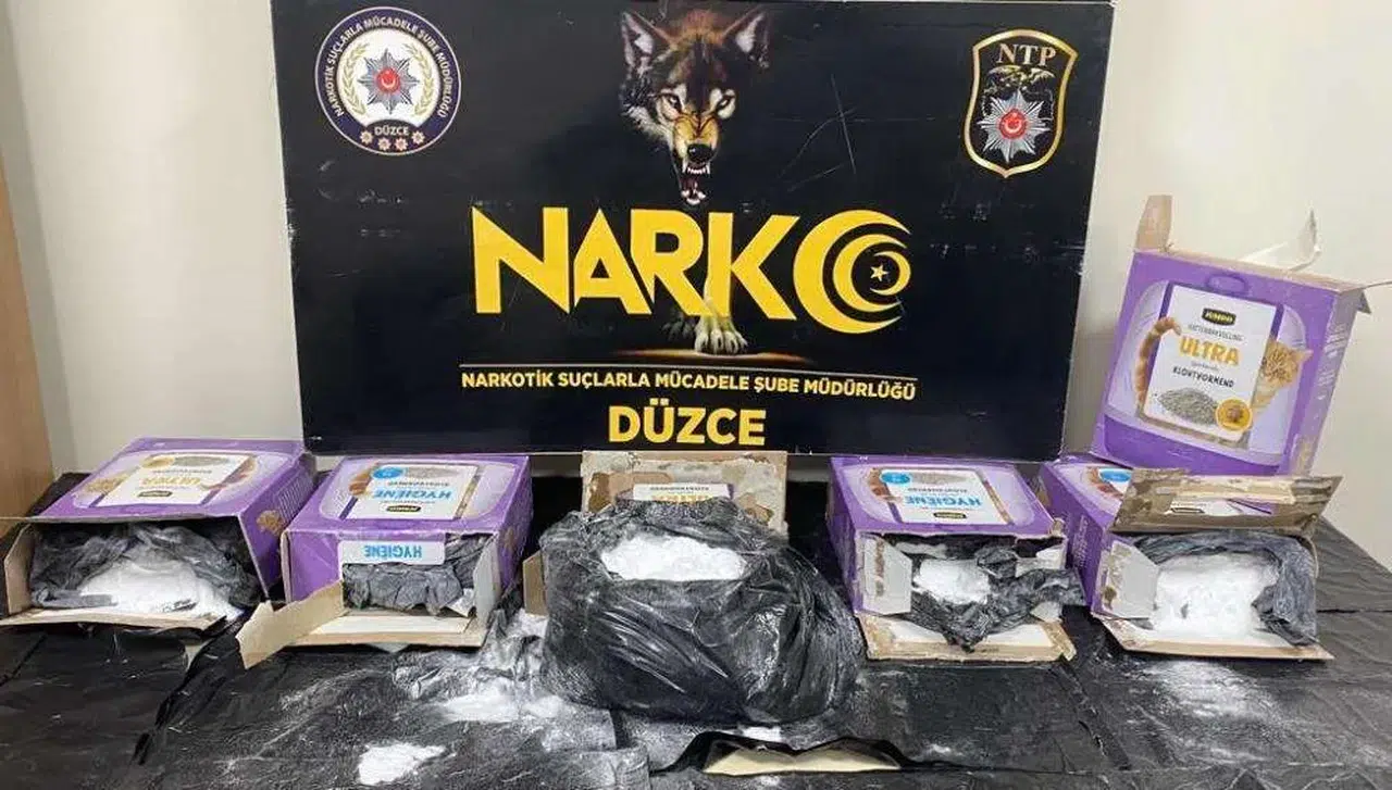Düzce'de yolcu otobüsünde uyuşturucuyla yakalanan zanlı tutuklandı