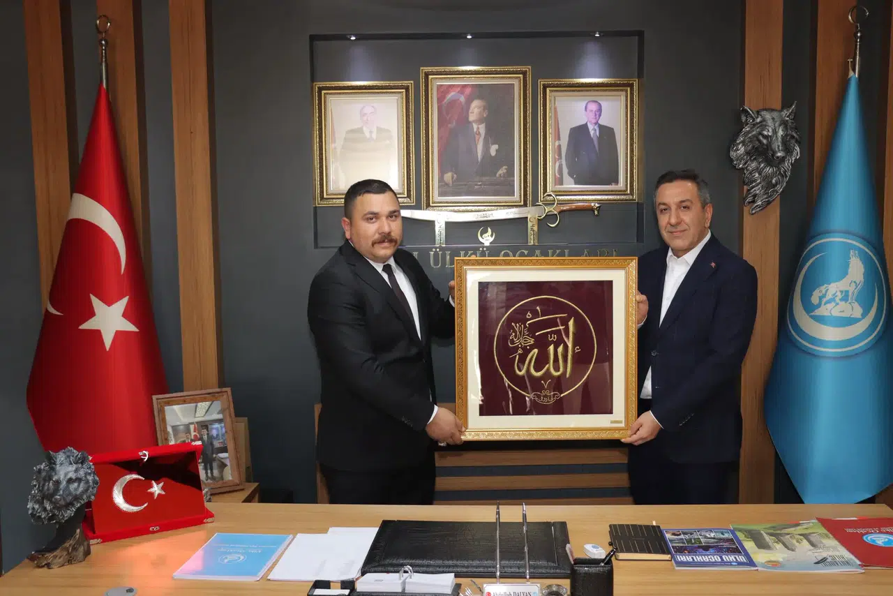 Sungurlu Heyetinden Ülkü Ocakları'na 'Hayırlı Olsun' Ziyareti