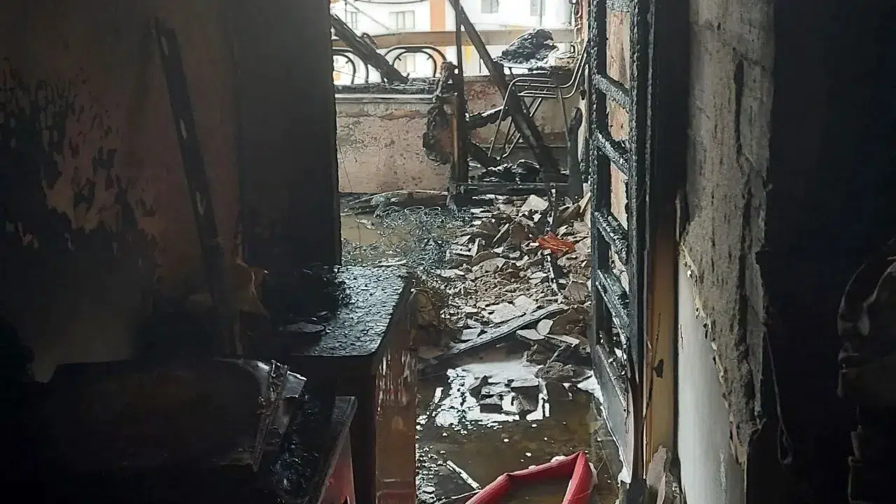Samsun'da bir binada çıkan yangında 2 kişi dumandan etkilendi
