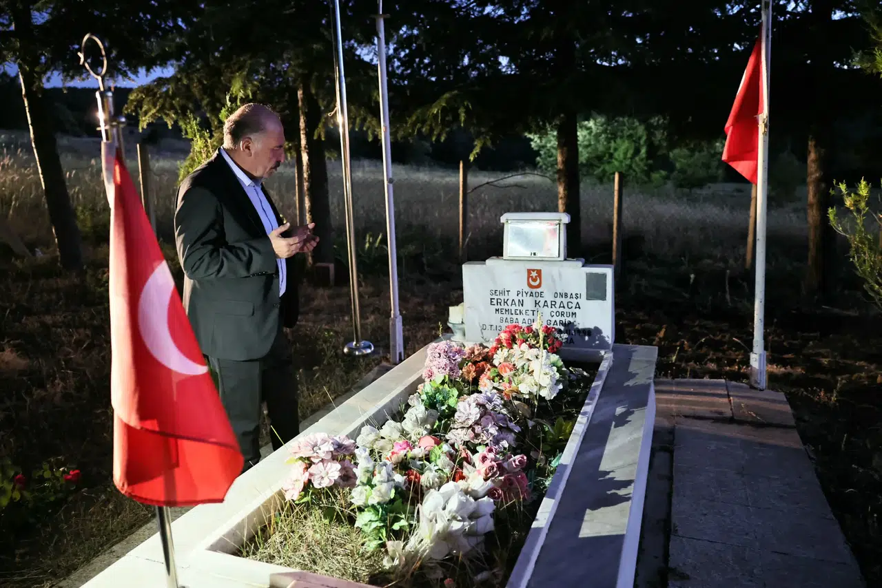 Vali Çalgan’dan Şehit Kabrine Ziyaret