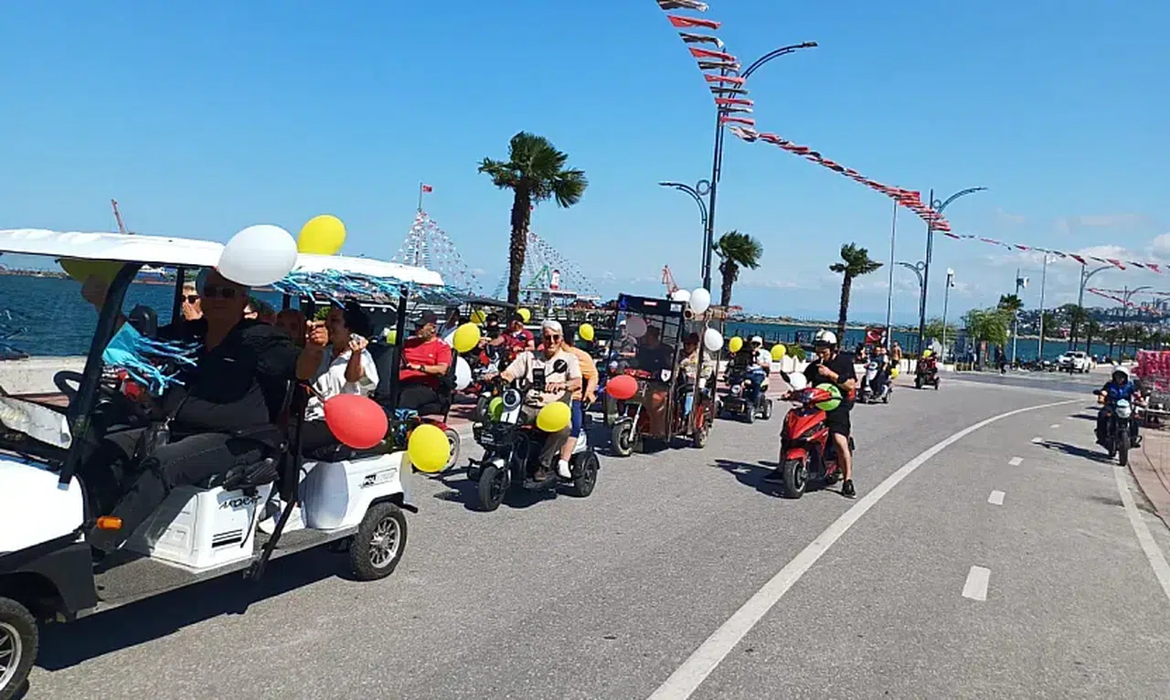 Samsun'da akülü araçlarla sünnet konvoyu düzenlendi