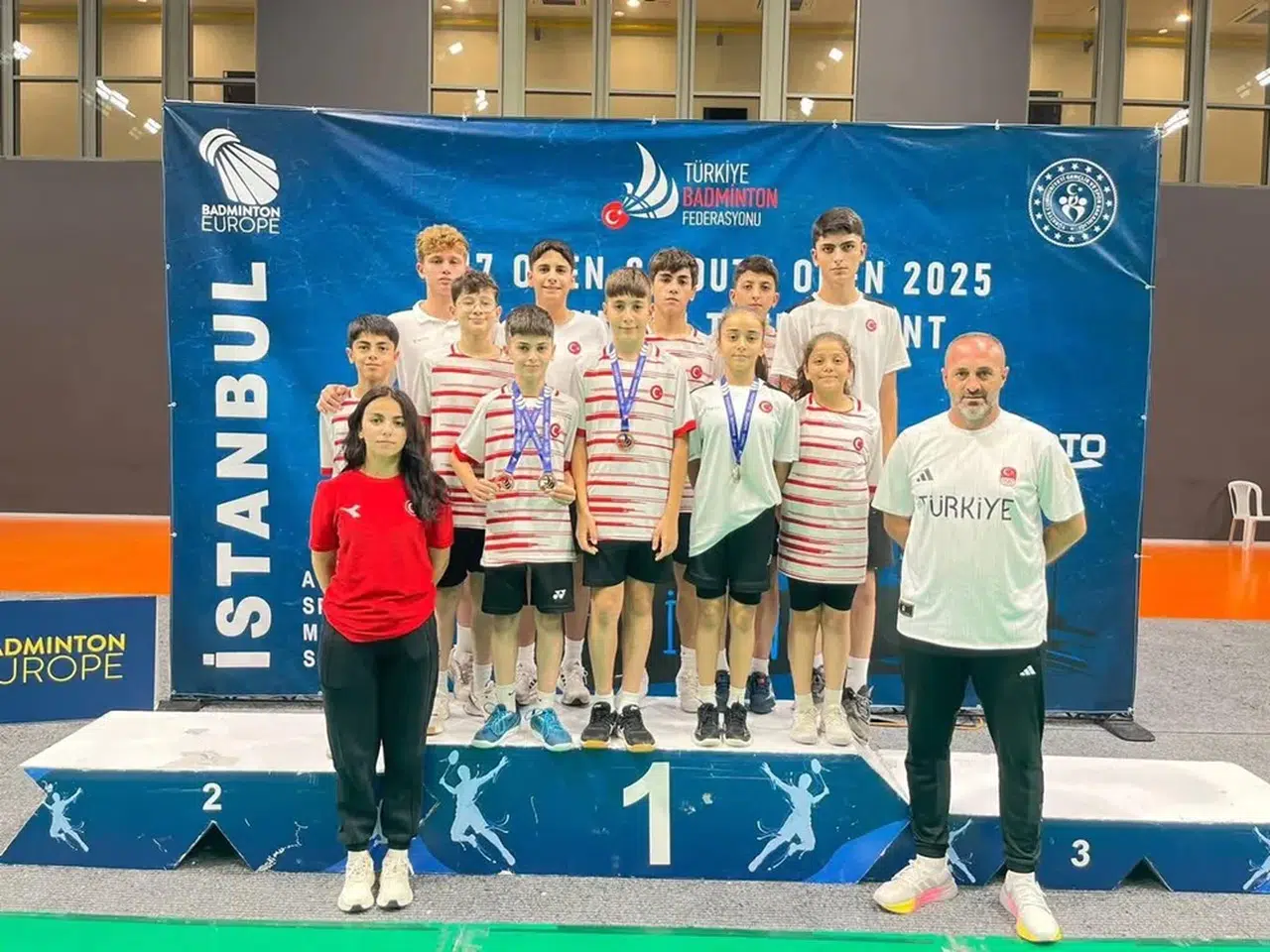 Çorum'un Badminton Takımı, İstanbul'da Düzenlenen Şampiyonada Madalya Kazandı!