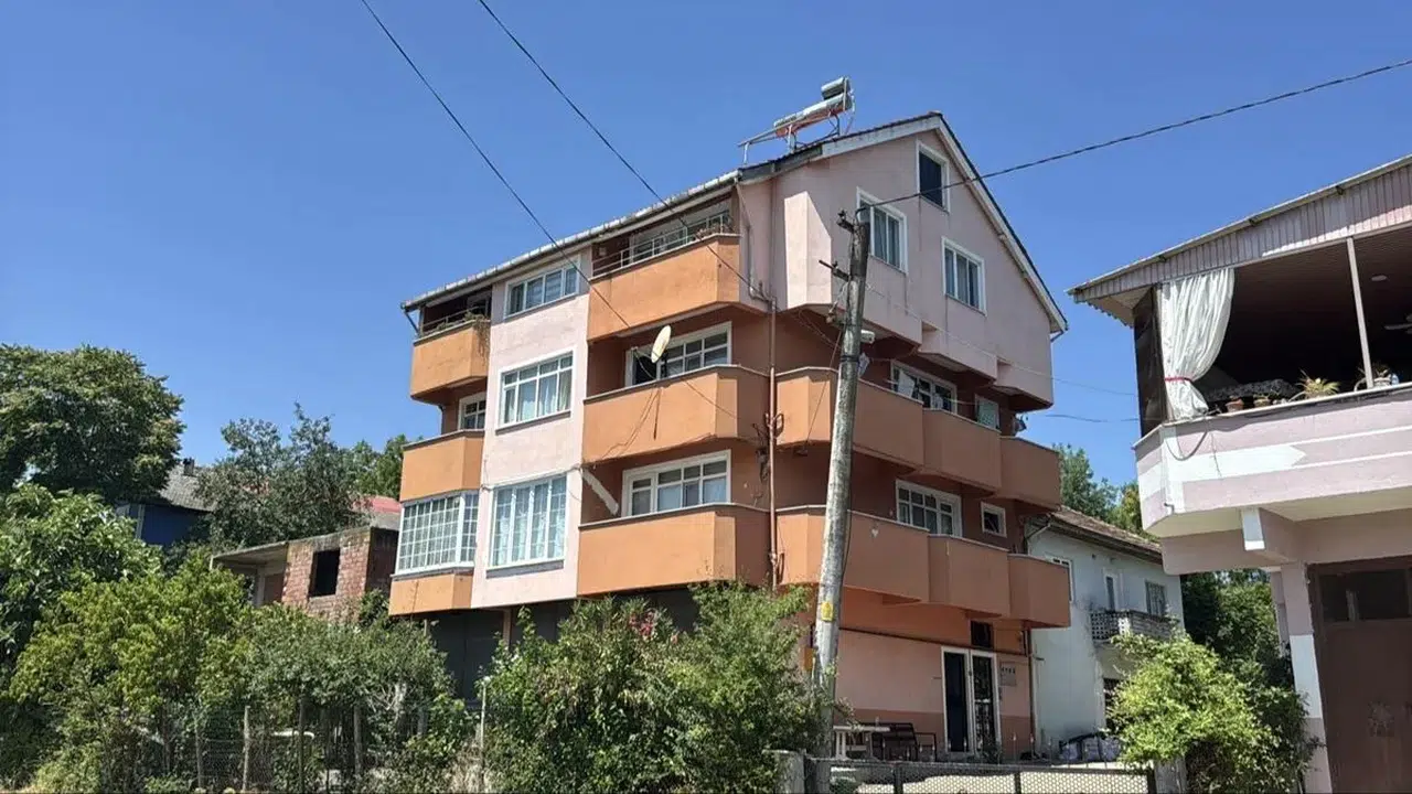 Zonguldak'ta eşi tarafından bıçaklanan kadın öldü