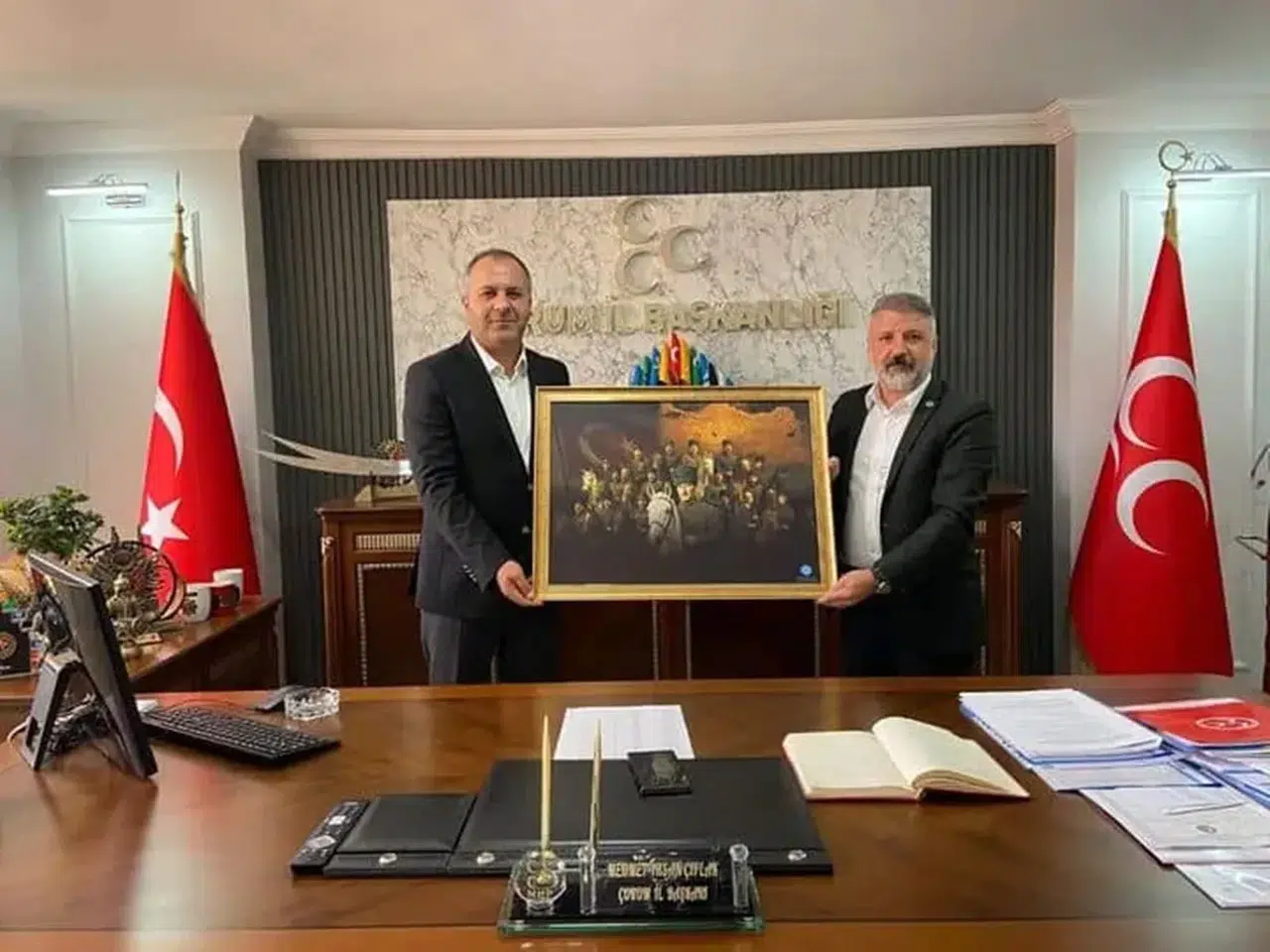 Kamu-Sen'den MHP ve Ülkü Ocakları'na Ziyaret