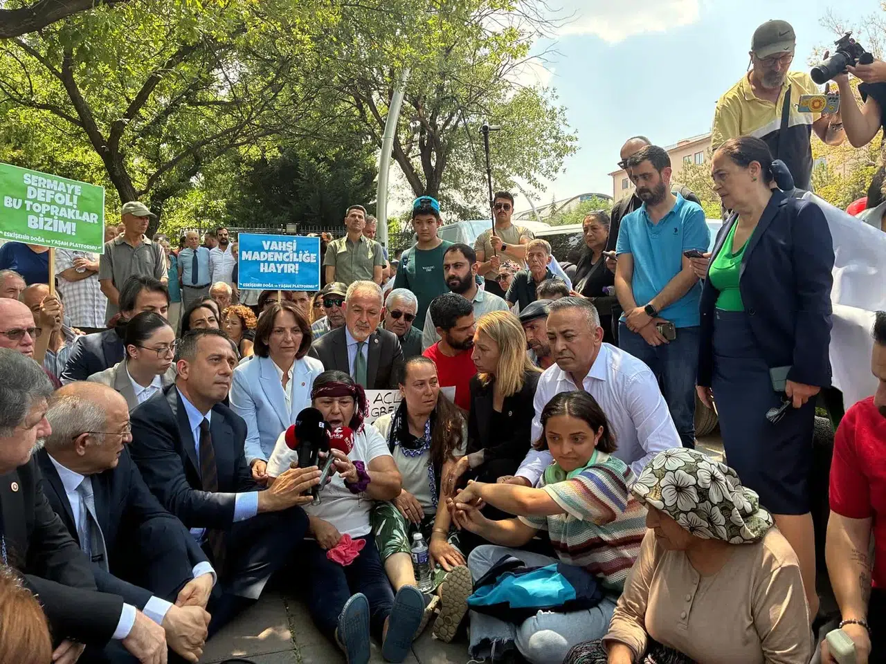 Tahtasız'dan 'Zeytinlik Yasası' Protestosuna Destek