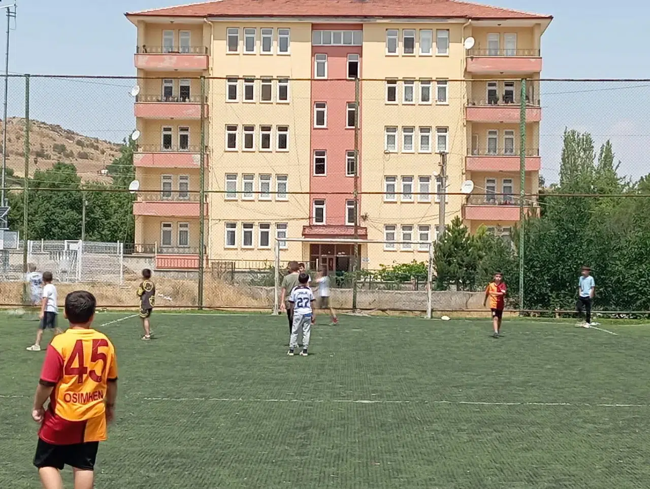 Boğazkale'de Yaz Kur'an Kursu Öğrencileri Halı Sahada Buluştu