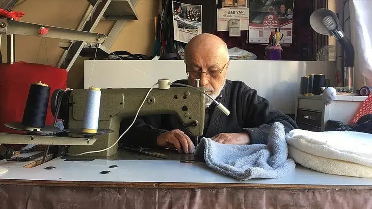 Zonguldaklı terzi mesleğini 57 yıldır sürdürüyor