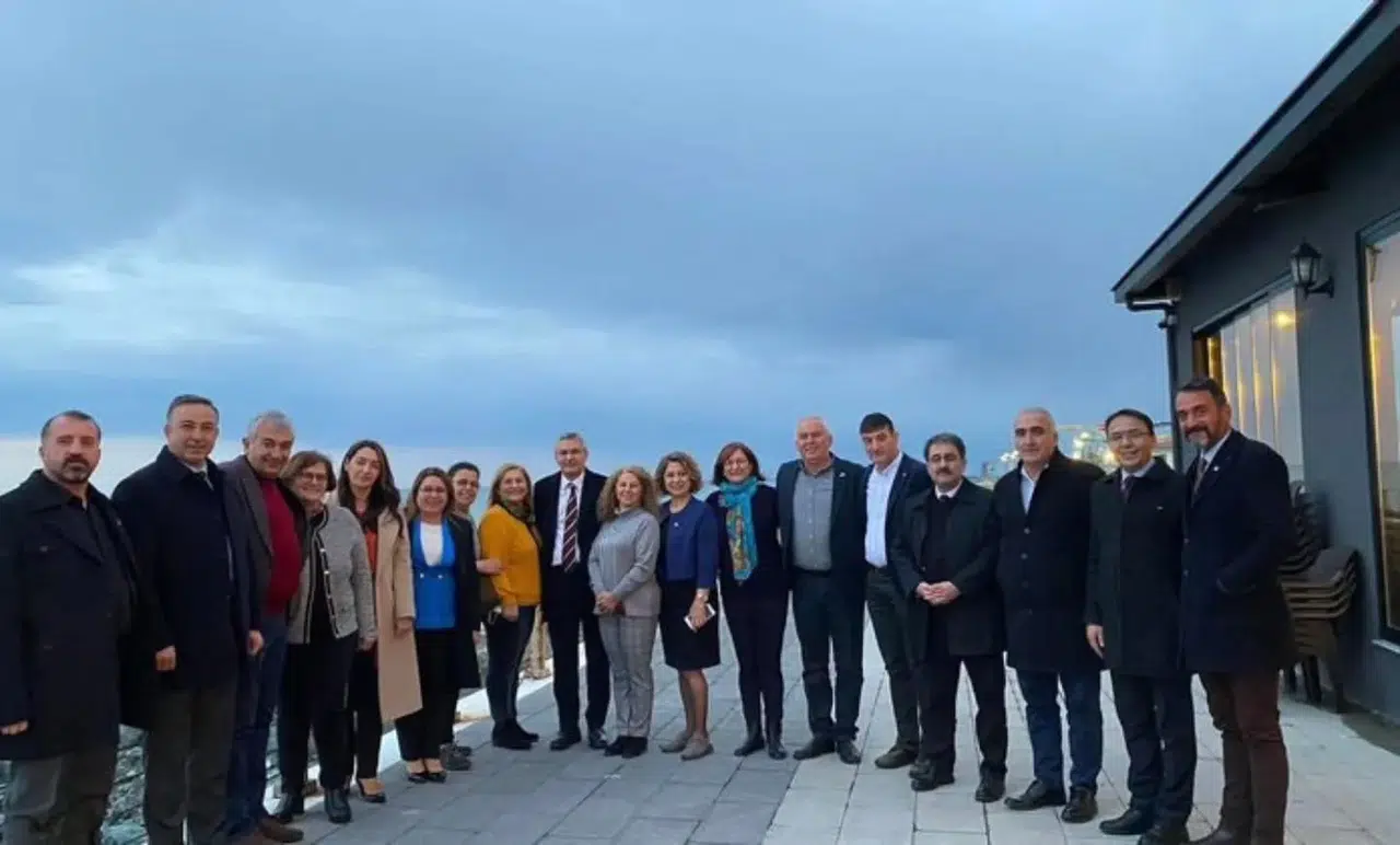 Tahtasız, Belediye Başkanına Yapılan Saldırıyı Kınadı