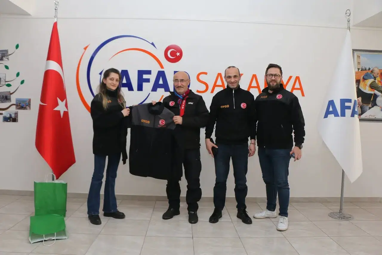 KAMPOFF off-road kulübü üyeleri orman yangını gönüllüsü oldu