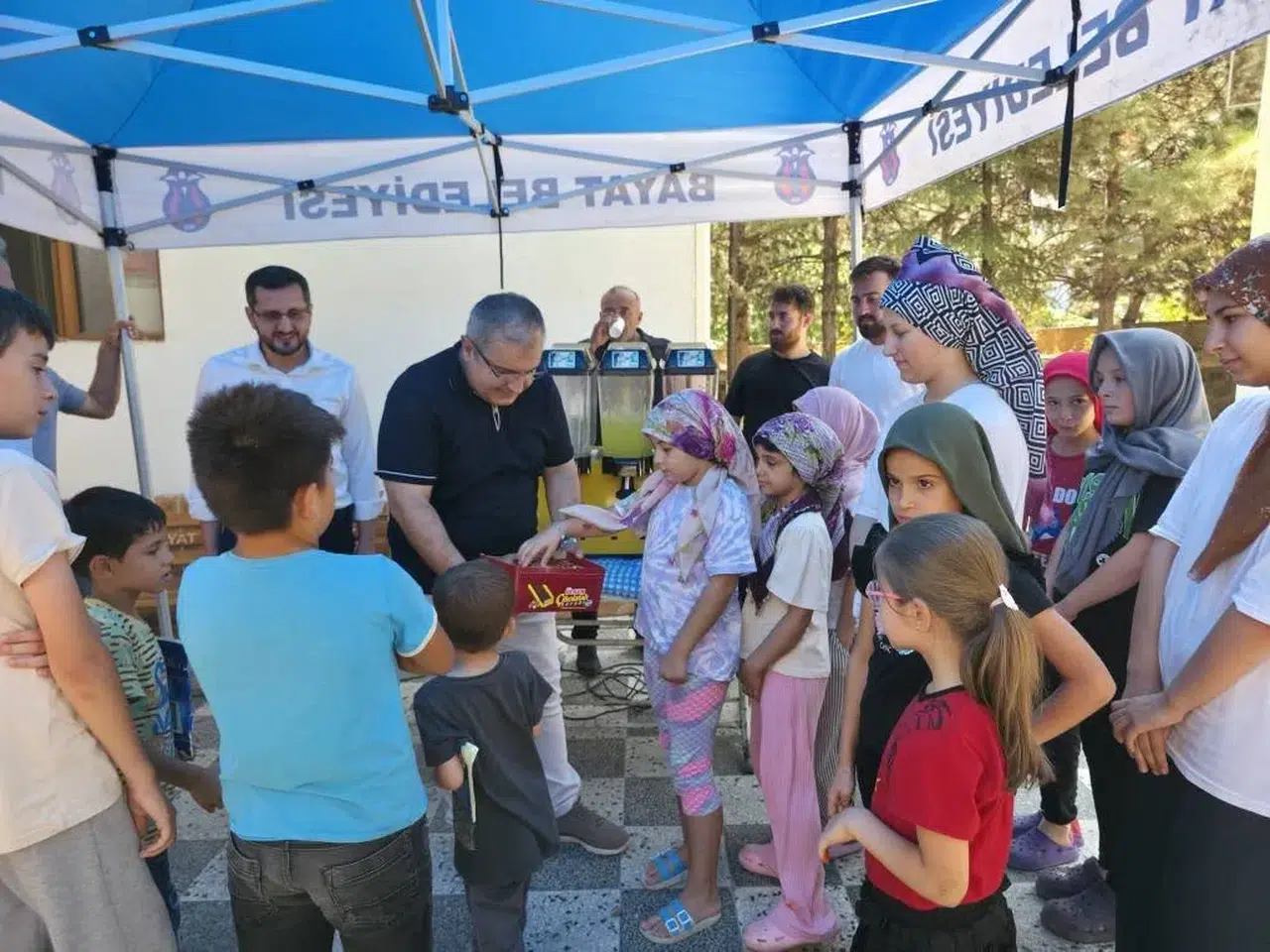 Ünlü, Kurs Öğrenciler ile Buluştu