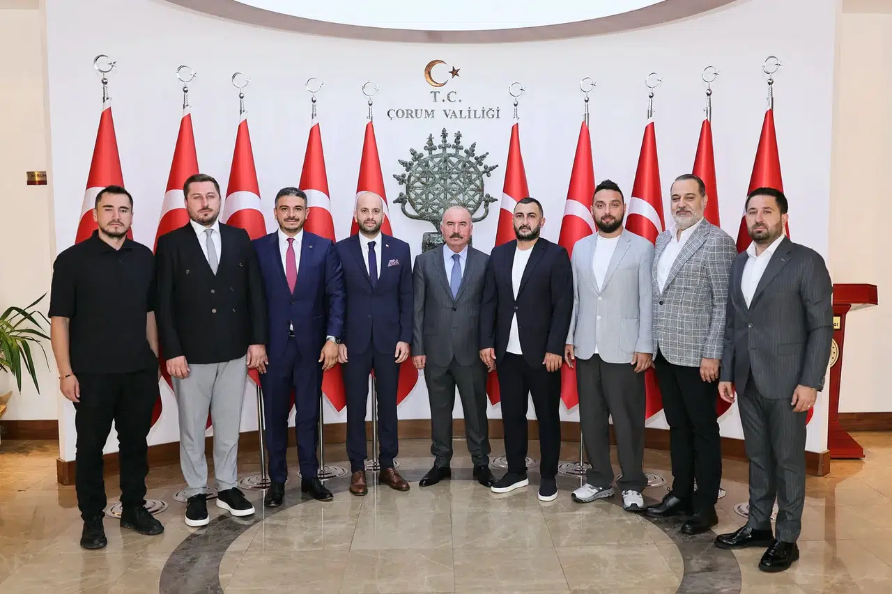 Arca Çorum FK Yönetimi, Vali Çalgan'ı Ziyaret Etti