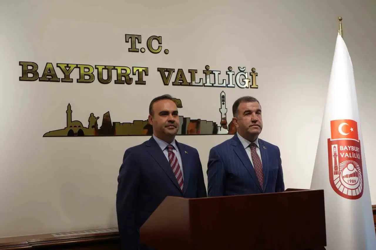 Sanayi ve Teknoloji Bakanı Kacır, Bayburt'ta açılış ve imza töreninde konuştu